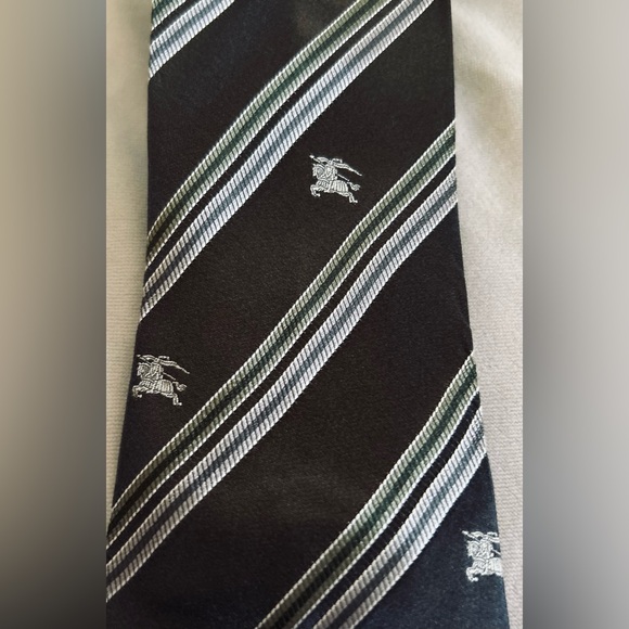 Men’s Burberry Silk Tie - Picture 2 of 3
